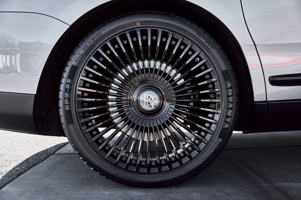 Used 2023 Rolls-Royce Cullinan image 21