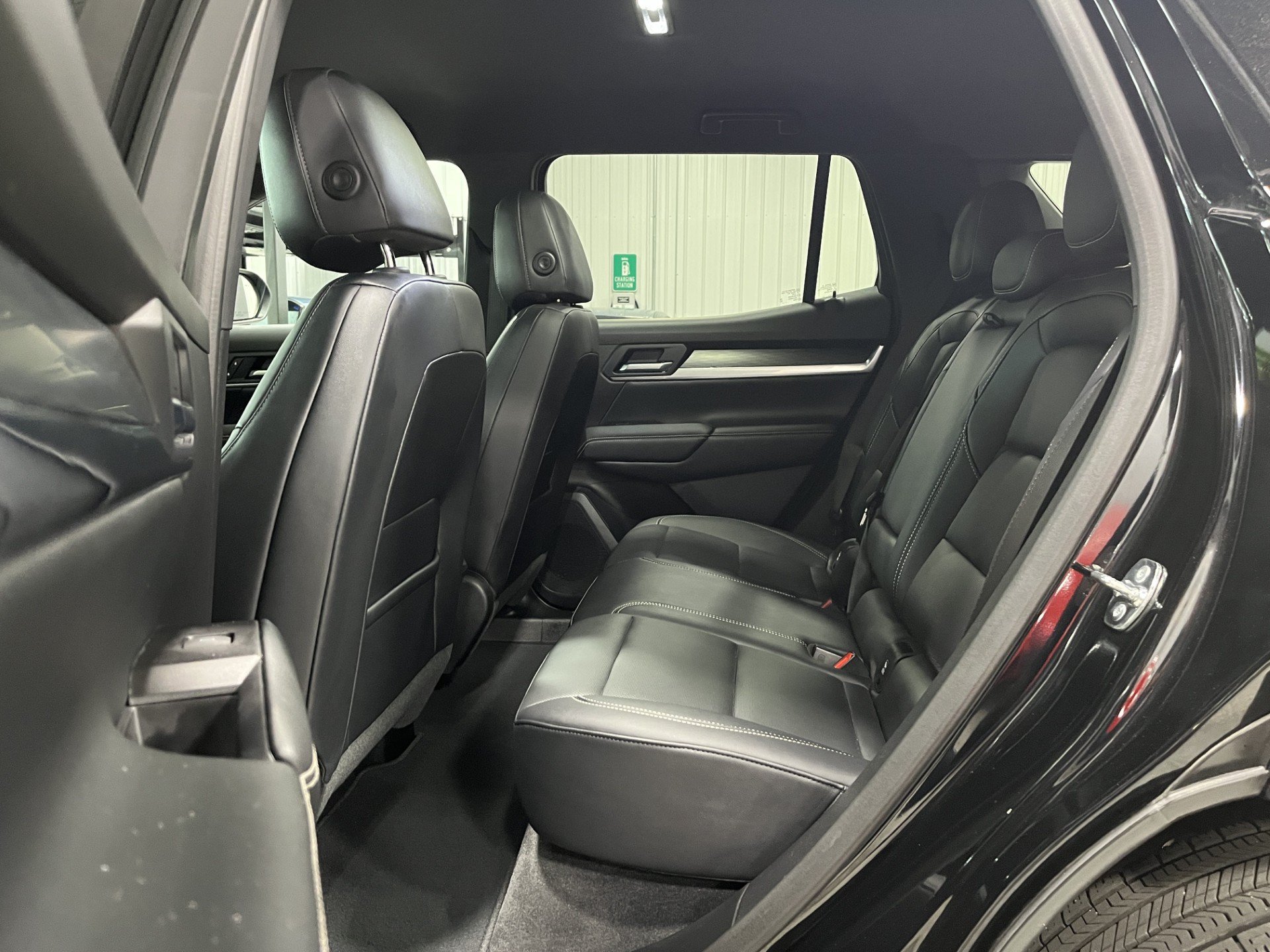 Certified 2025 GMC Terrain Elevation w/ Elevation Premium Package AWD/4WD image 10