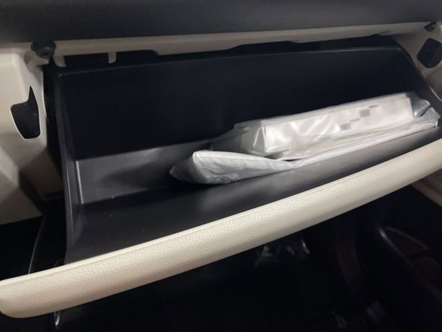 Used 2024 Kia Carnival LX image 45