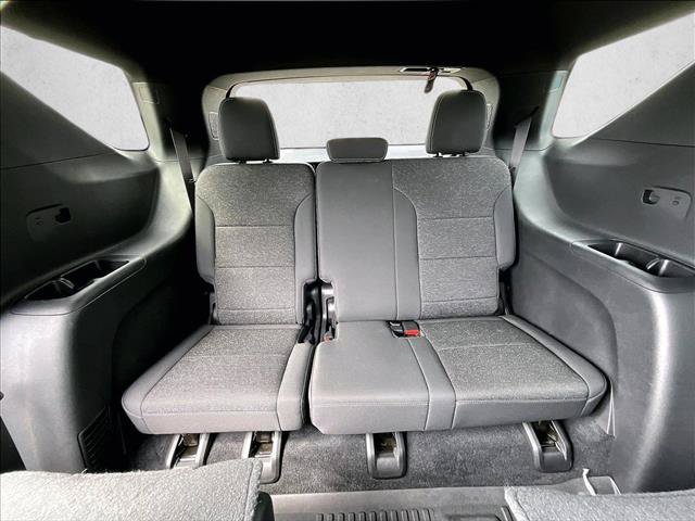 Used 2025 Chevrolet Traverse LT FWD image 30