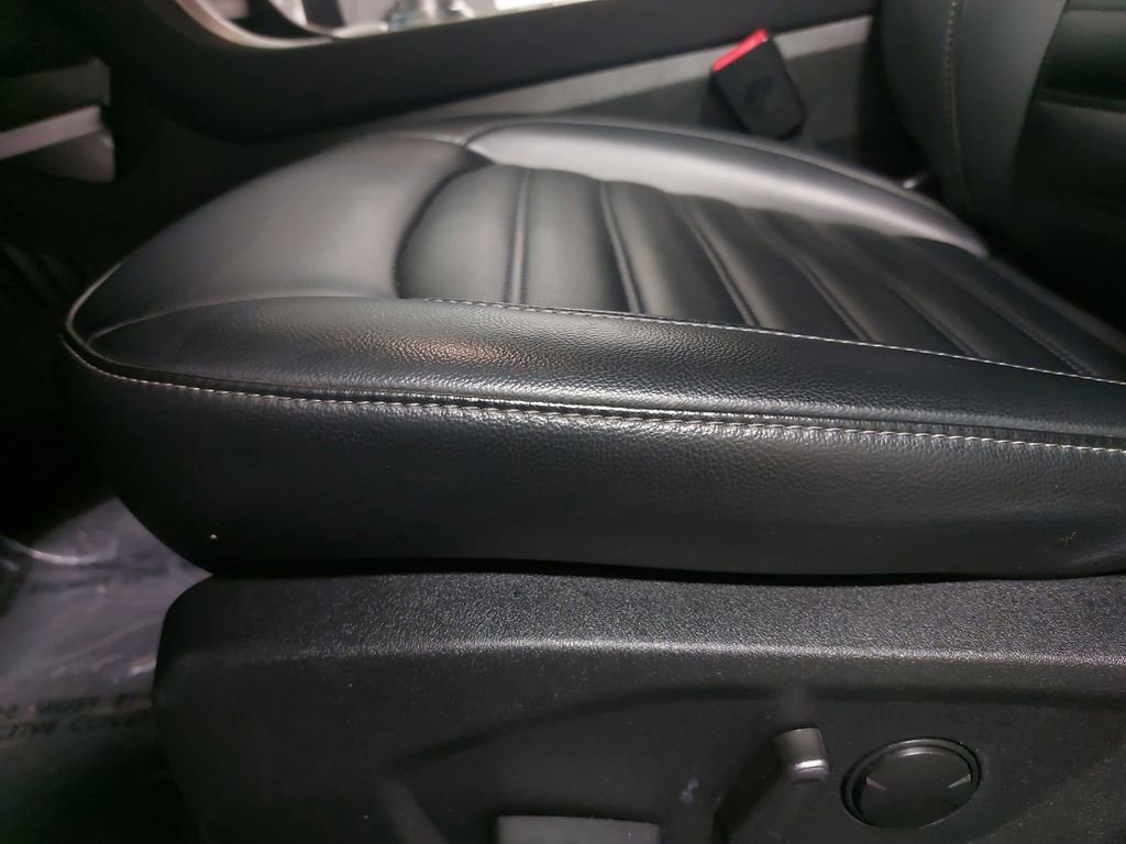 Used 2024 Ford Edge SEL image 18