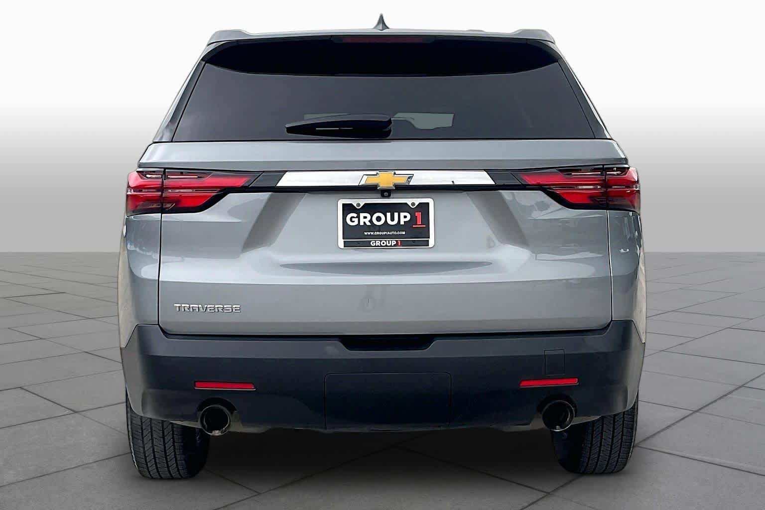 Used 2023 Chevrolet Traverse LS FWD image 5