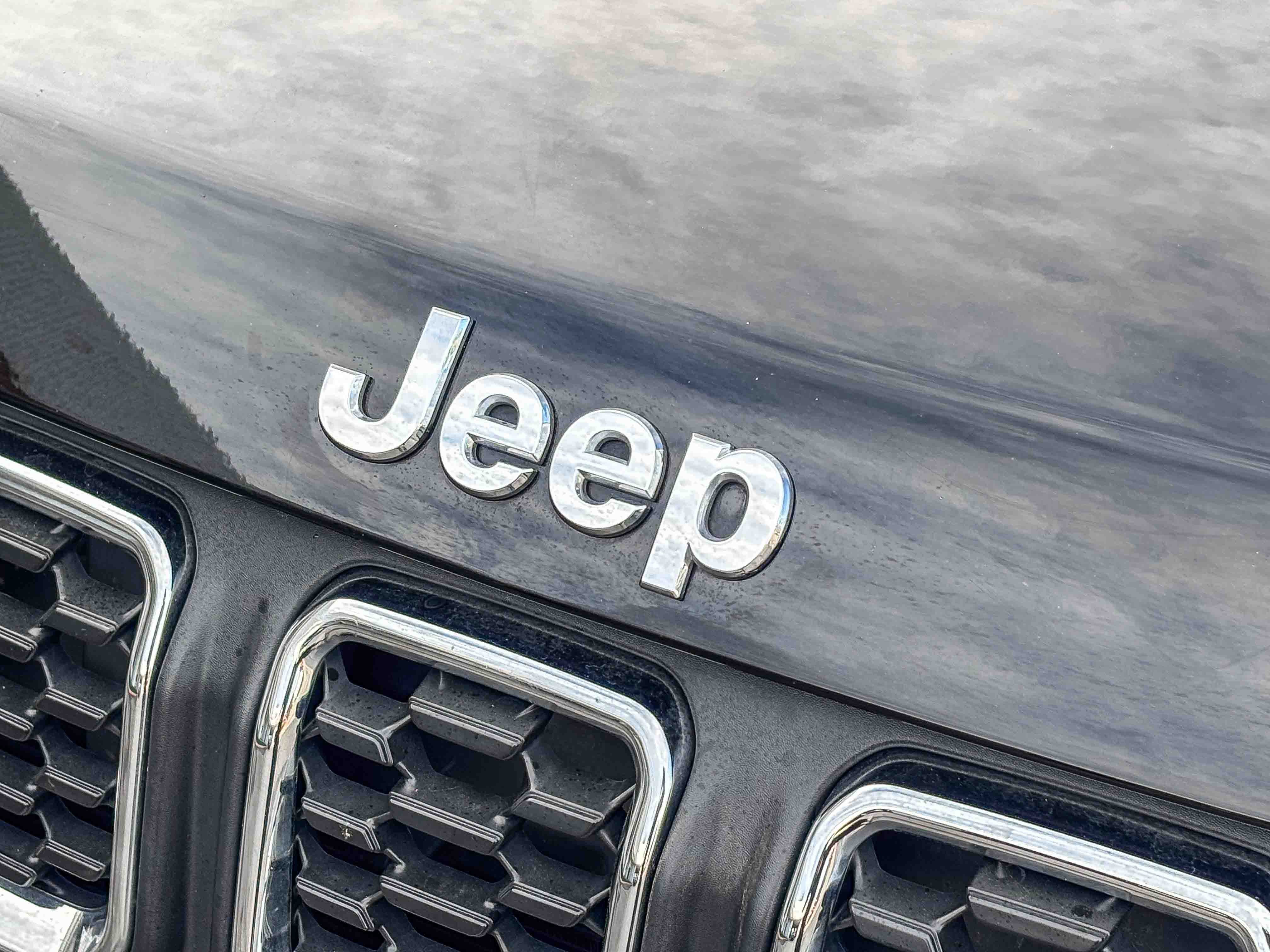 Used 2024 Jeep Compass Latitude image 10