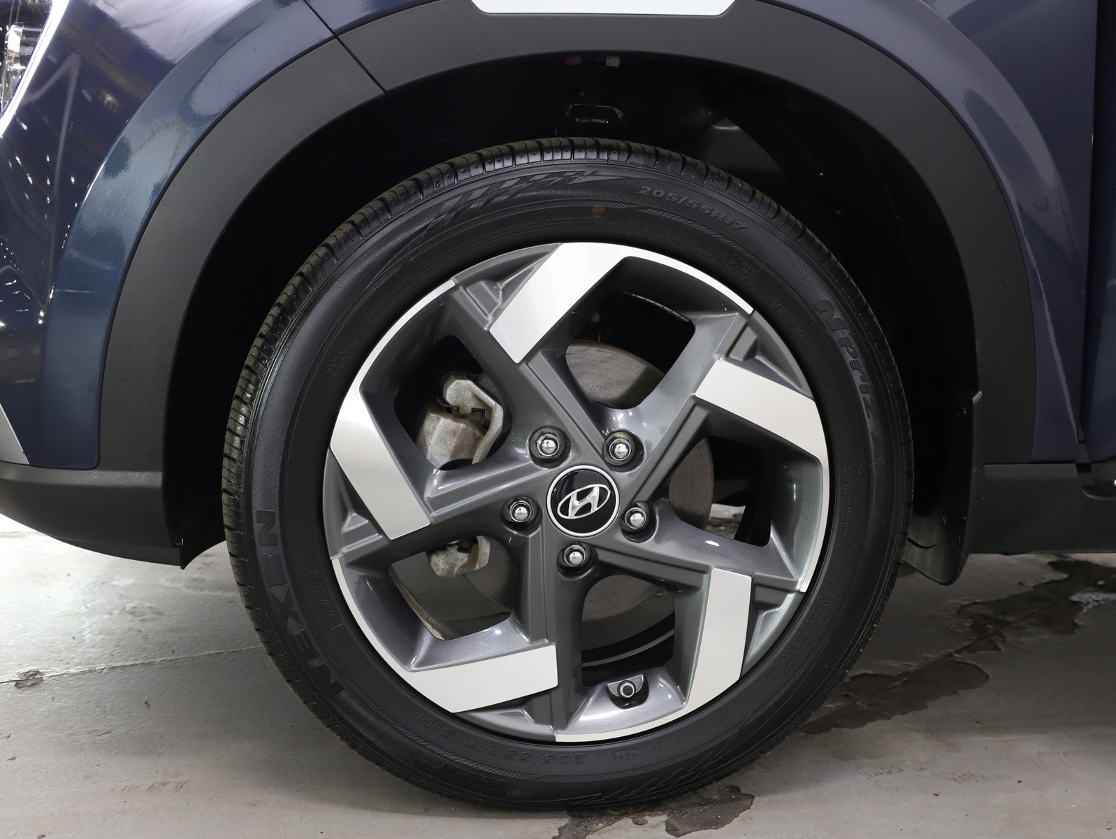 Certified 2023 Hyundai Venue Limited w/ Cargo Package image 29