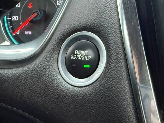 Used 2023 Chevrolet Traverse LT FWD image 16