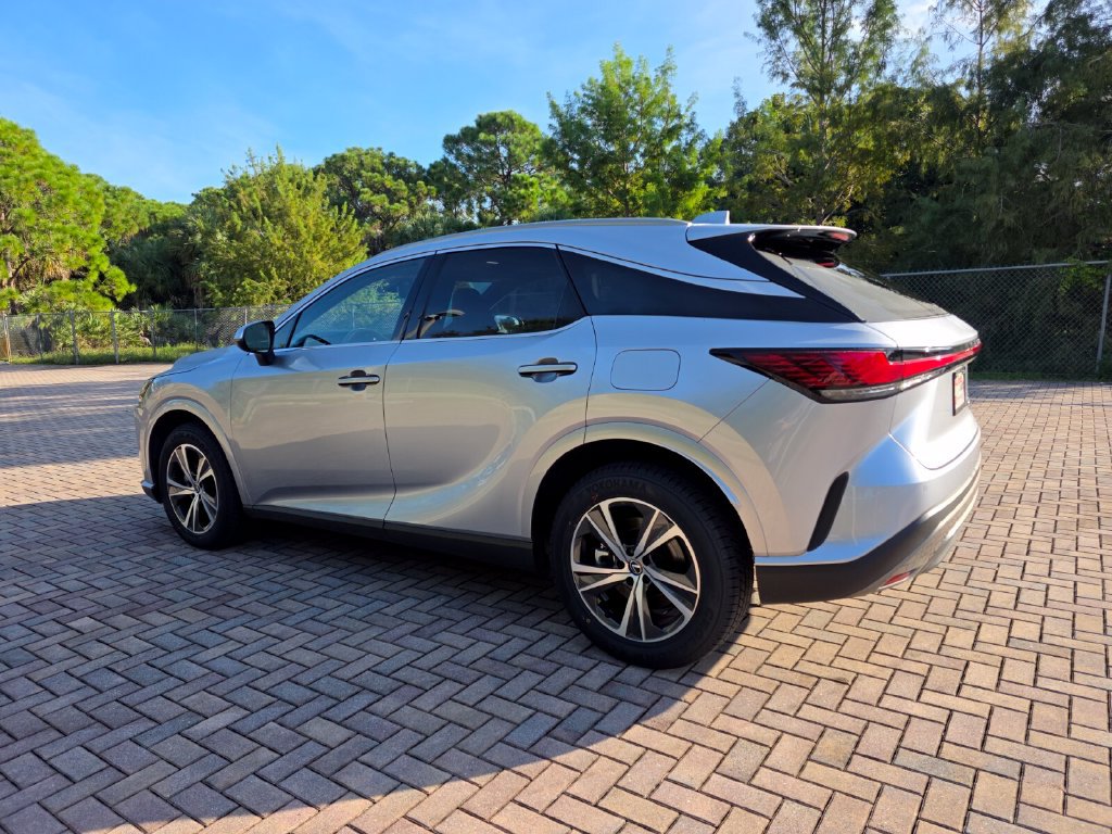 Used 2024 Lexus RX 350 Premium w/ Accessory Package (Z1) FWD image 9