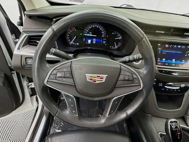 Used 2018 Cadillac XT5 Luxury w/ Driver Awareness Package FWD image 11