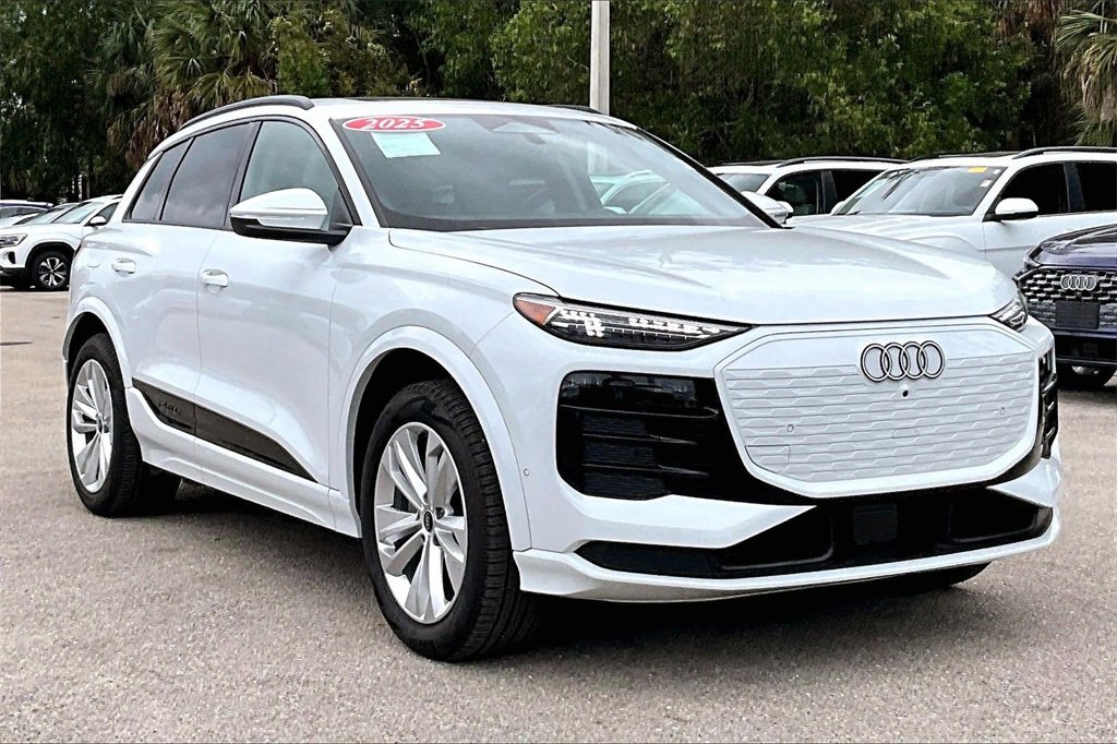 Used 2025 Audi Q6 e-tron Premium Plus w/ Premium Plus image 2