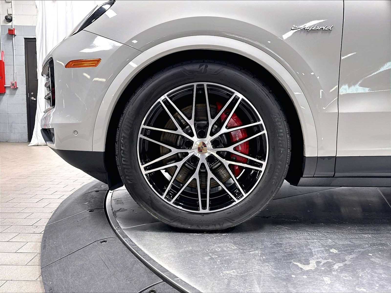 Used 2026 Porsche Cayenne S AWD/4WD image 14
