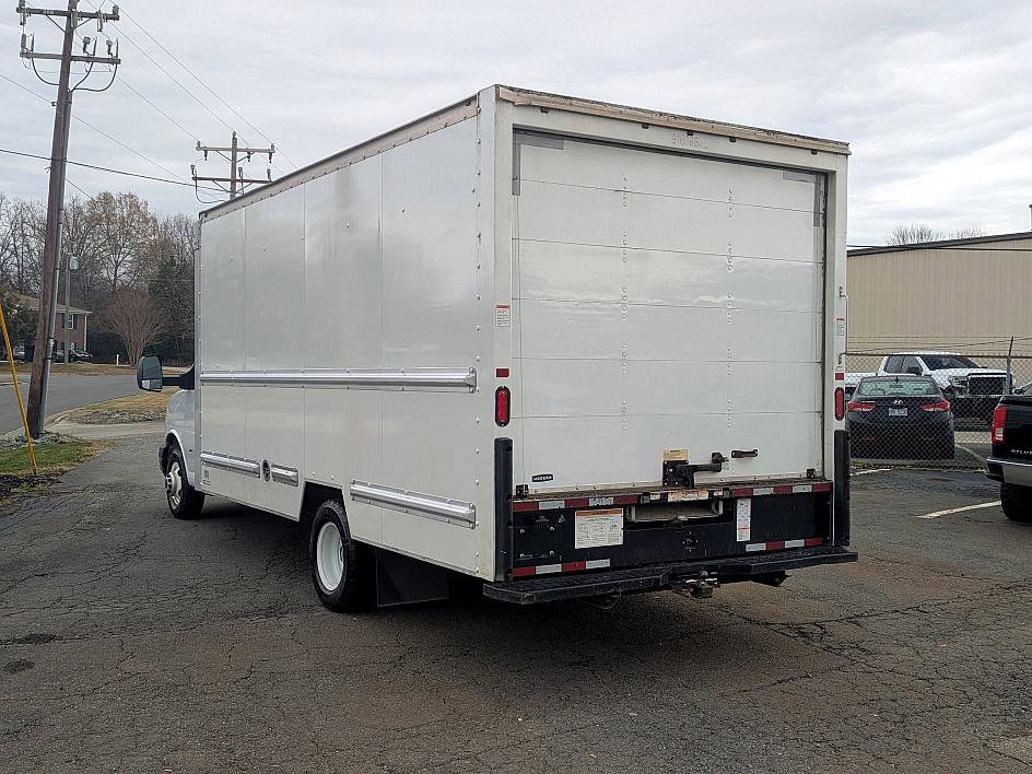 Used 2018 GMC Savana 3500 Extended w/ Driver Convenience Package image 7