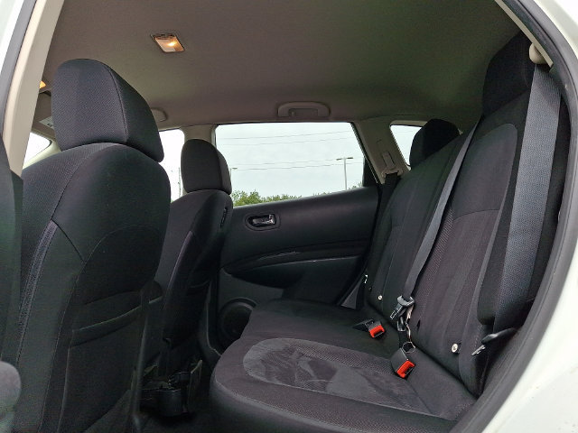 Used 2015 Nissan Rogue S w/ Convenience Package AWD/4WD image 7