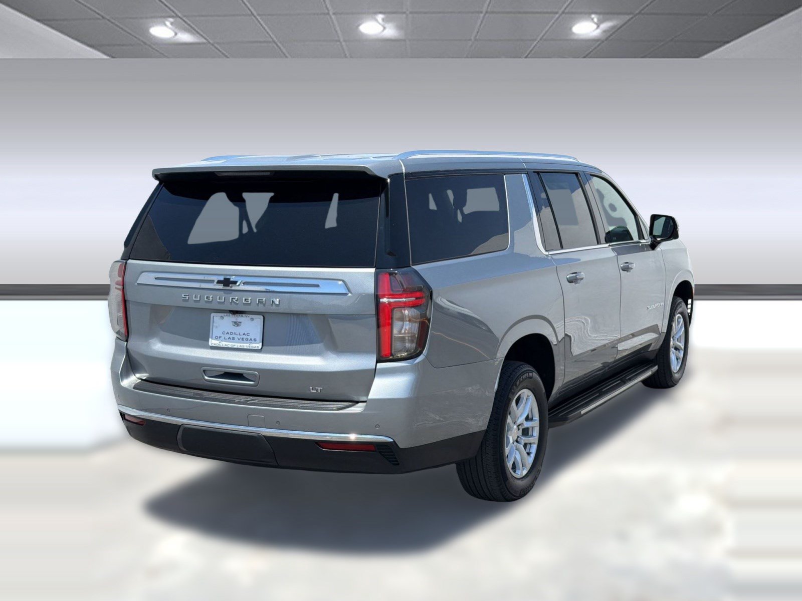 Used 2023 Chevrolet Suburban LT w/ Luxury Package AWD/4WD image 8