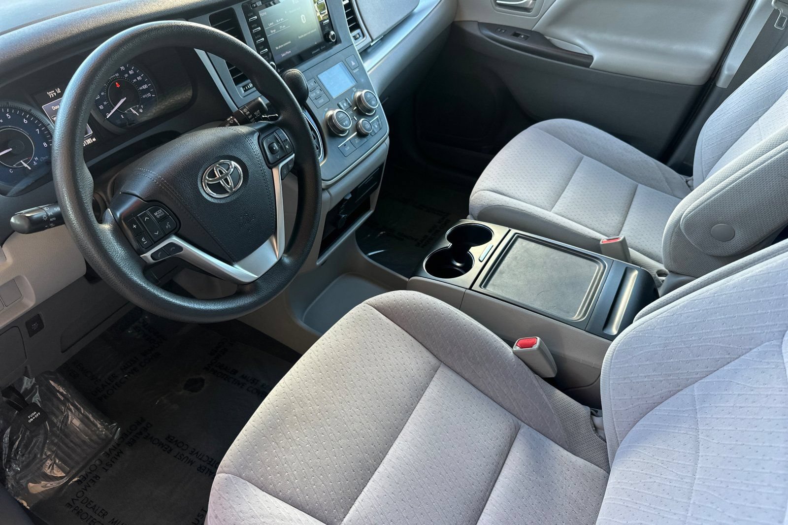 Used 2020 Toyota Sienna LE FWD image 11