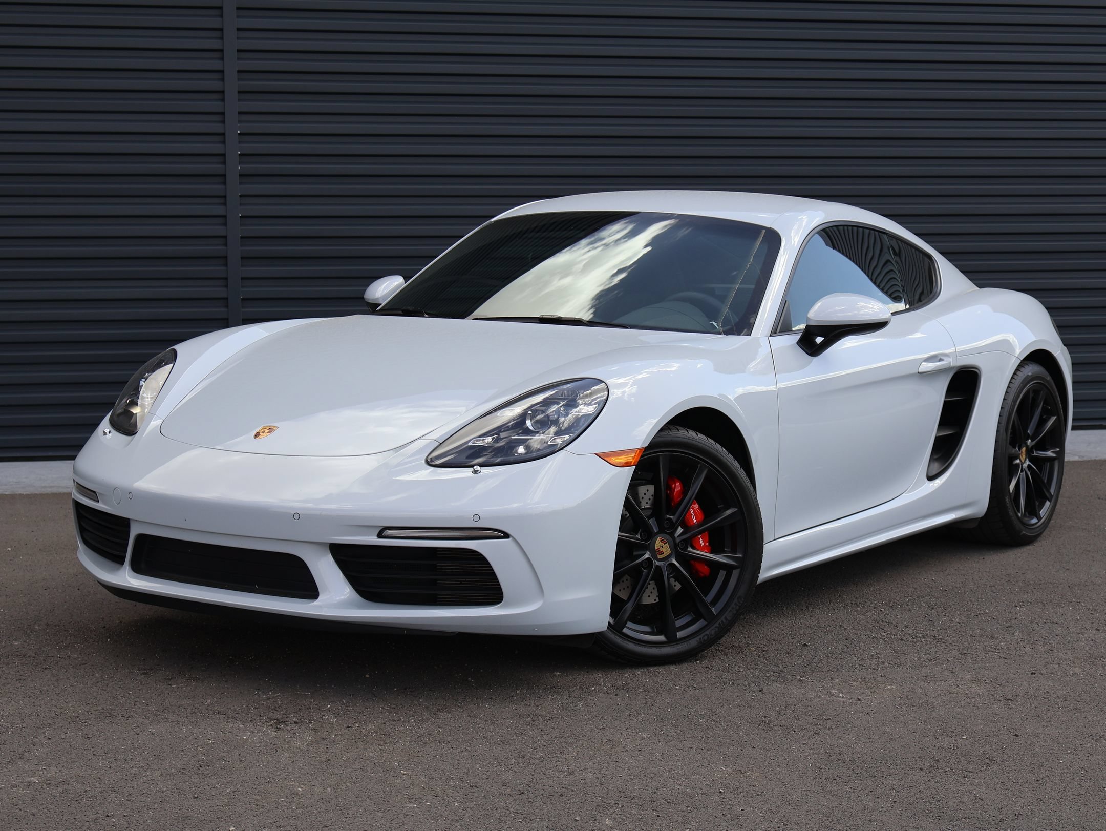 Certified 2024 Porsche 718 Cayman S RWD image 1