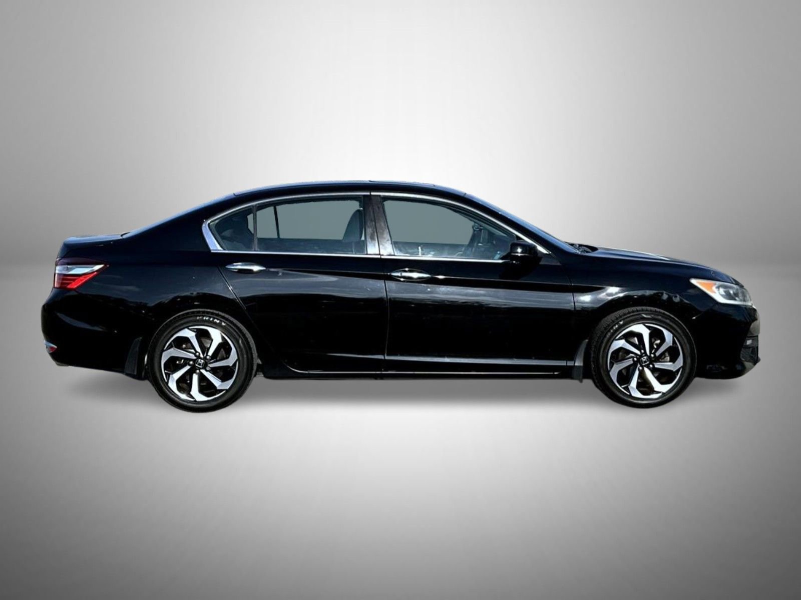Used 2016 Honda Accord EX image 4