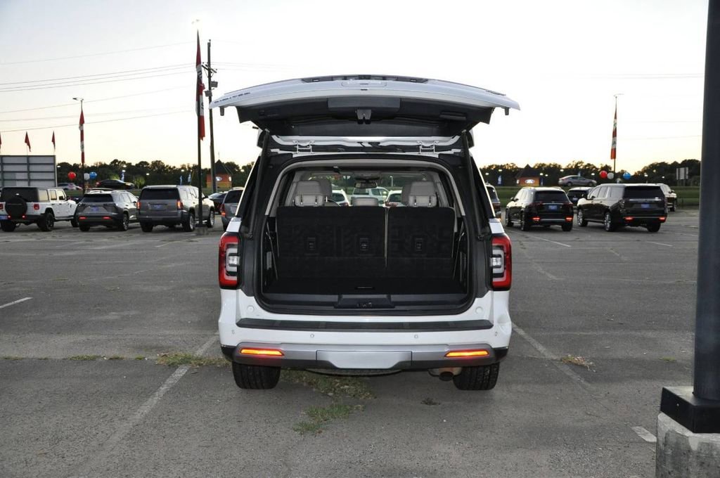 Used 2022 Ford Expedition Limited image 23