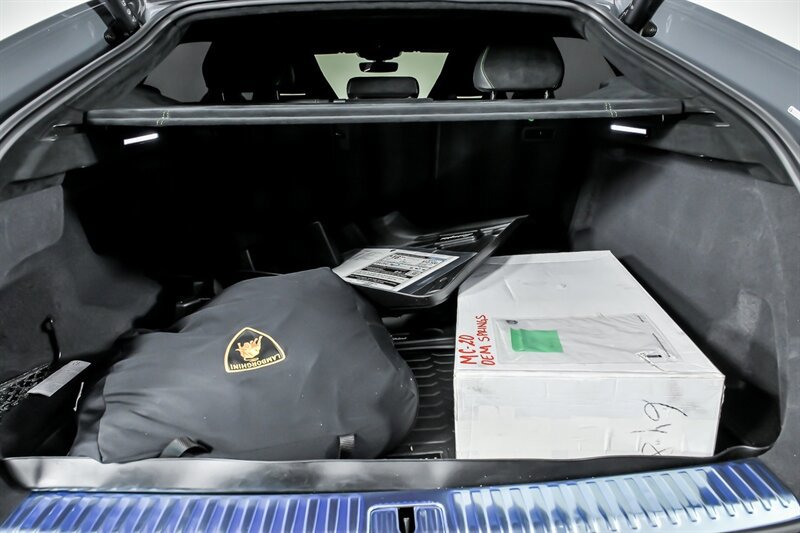 Used 2024 Lamborghini Urus Performante AWD/4WD image 17