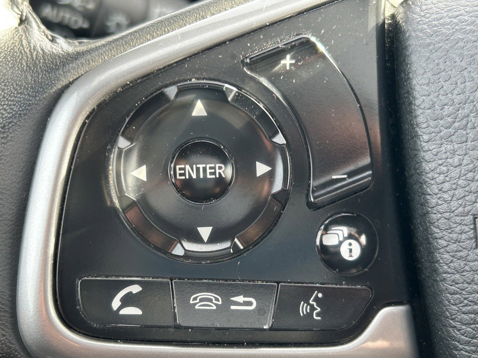 Used 2020 Honda CR-V Touring image 22