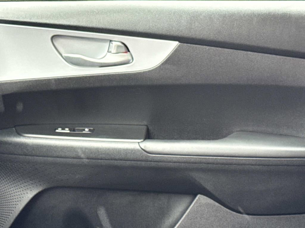 Used 2024 Kia Forte LXS w/ LXS Technology Package image 19