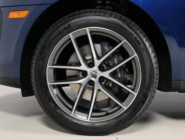 New 2026 Porsche Macan AWD/4WD image 35