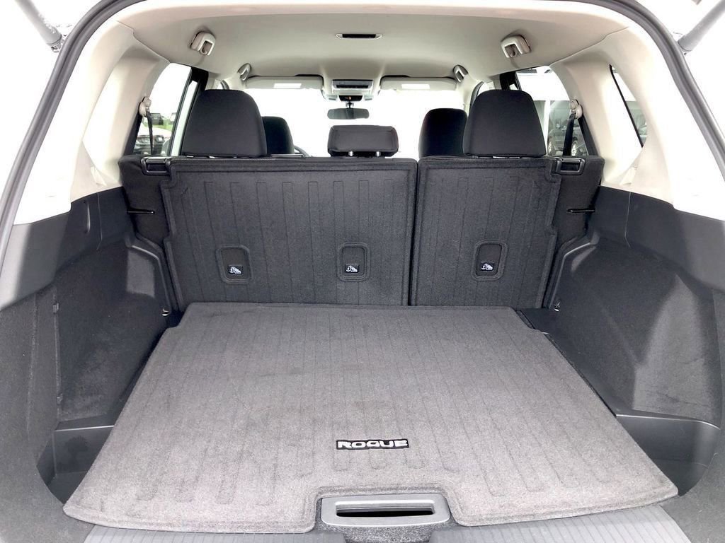 Used 2026 Nissan Rogue SV AWD/4WD image 9