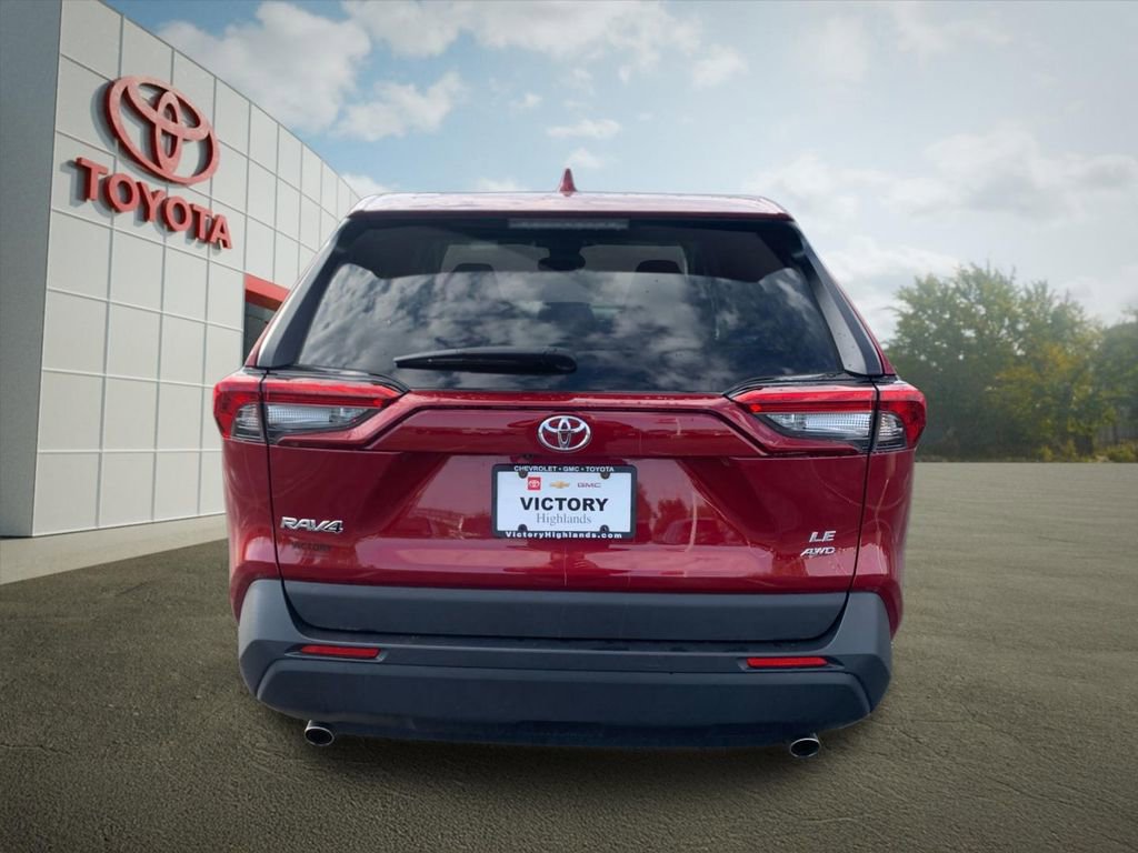 Used 2023 Toyota RAV4 LE AWD/4WD image 4