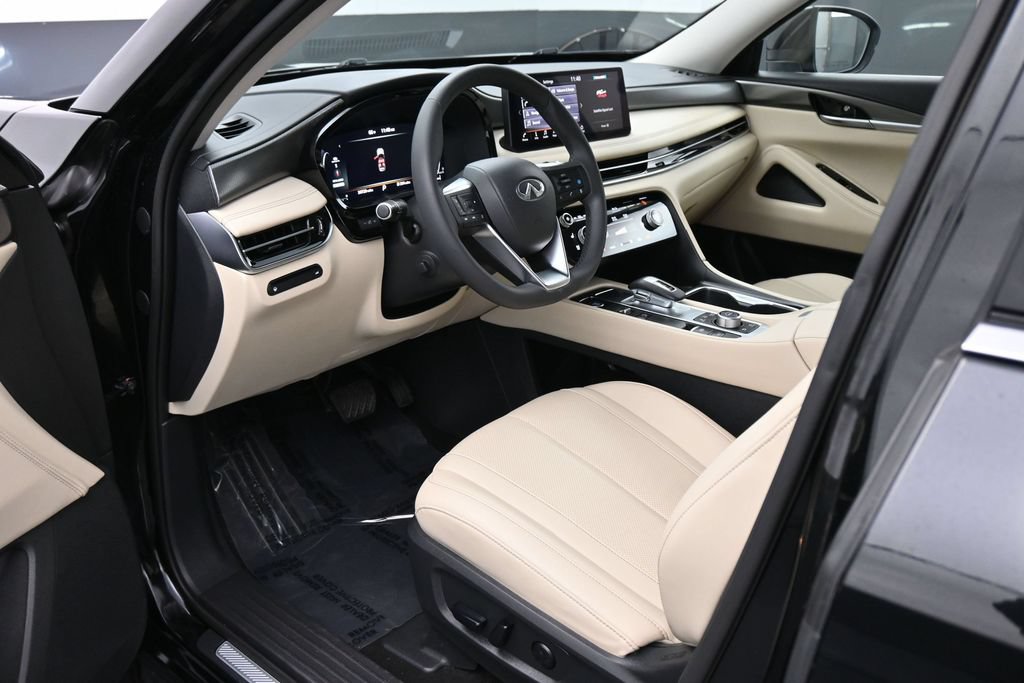 Used 2023 INFINITI QX60 Luxe w/ Cargo Package FWD image 2