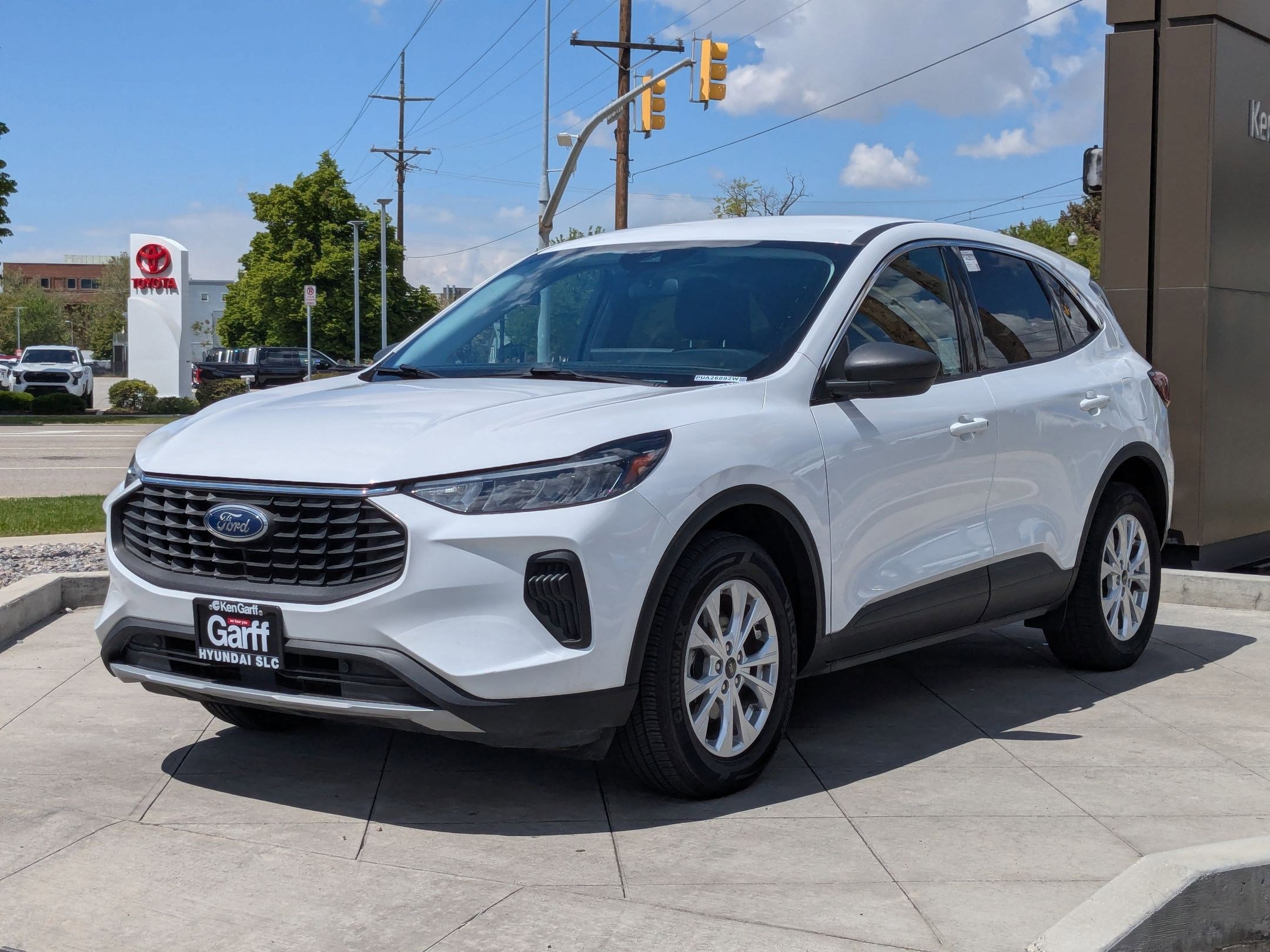 Used 2023 Ford Escape Active w/ Tech Pack #1 AWD/4WD image 10