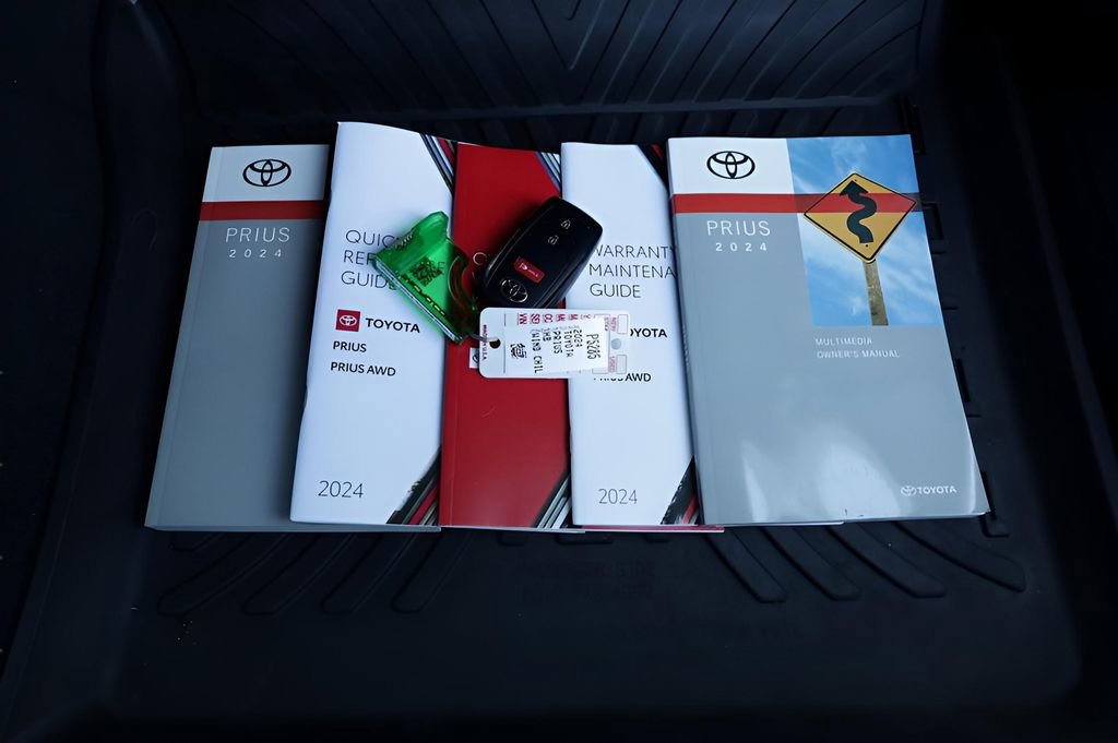 Used 2024 Toyota Prius LE image 40