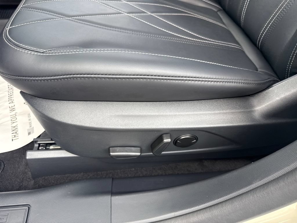 Used 2025 Ford Mustang Mach-E Select w/ Comfort Package Lite AWD/4WD image 28