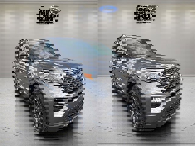 Used 2022 Ford Explorer XLT w/ Equipment Group 202A image 1