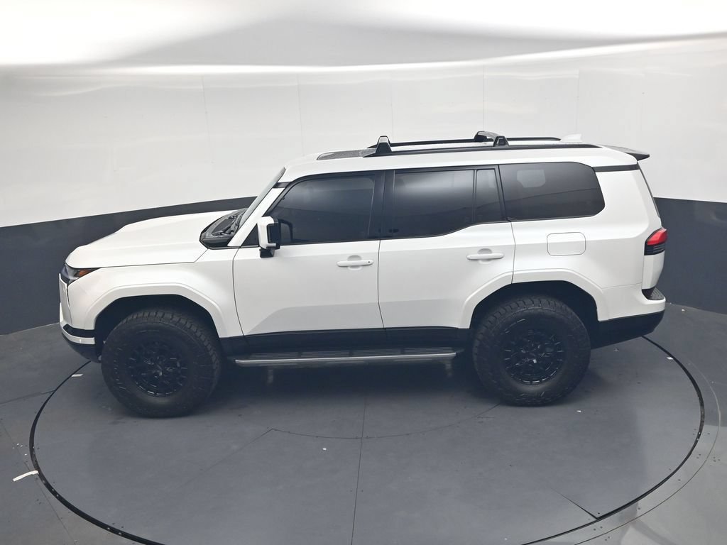 Used 2026 Lexus GX 550 w/ Accessory Package (2T) AWD/4WD image 38