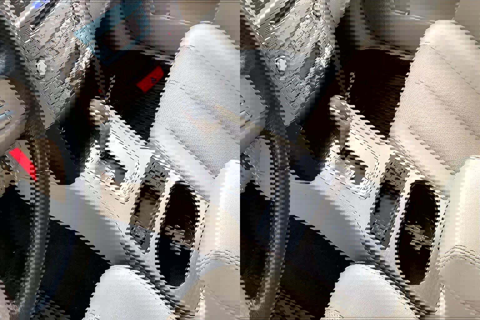 Used 2011 Subaru Outback 2.5i Limited image 15