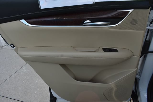 Used 2019 Cadillac XT5 Luxury FWD image 35