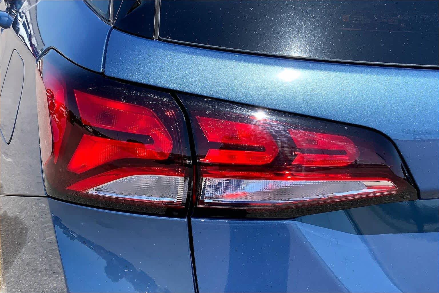 Used 2024 Chevrolet Equinox LT FWD image 28