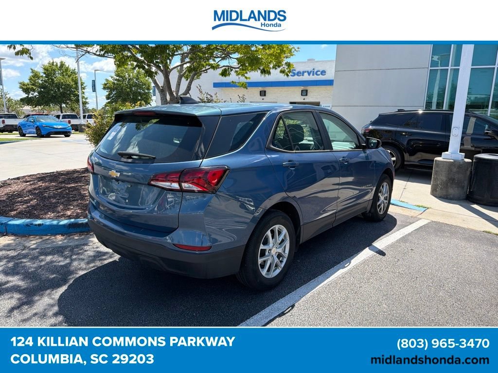 Used 2024 Chevrolet Equinox LS FWD image 2