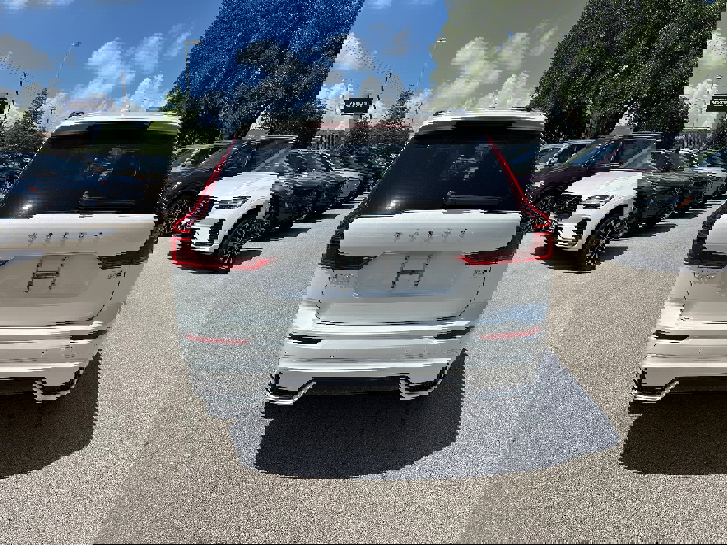 New 2026 Volvo XC60 B5 Core w/ Climate Package image 5