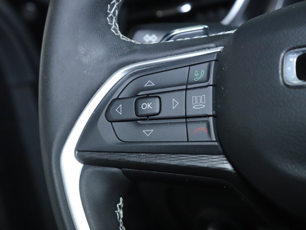 Used 2025 Jeep Grand Cherokee Altitude AWD/4WD image 23