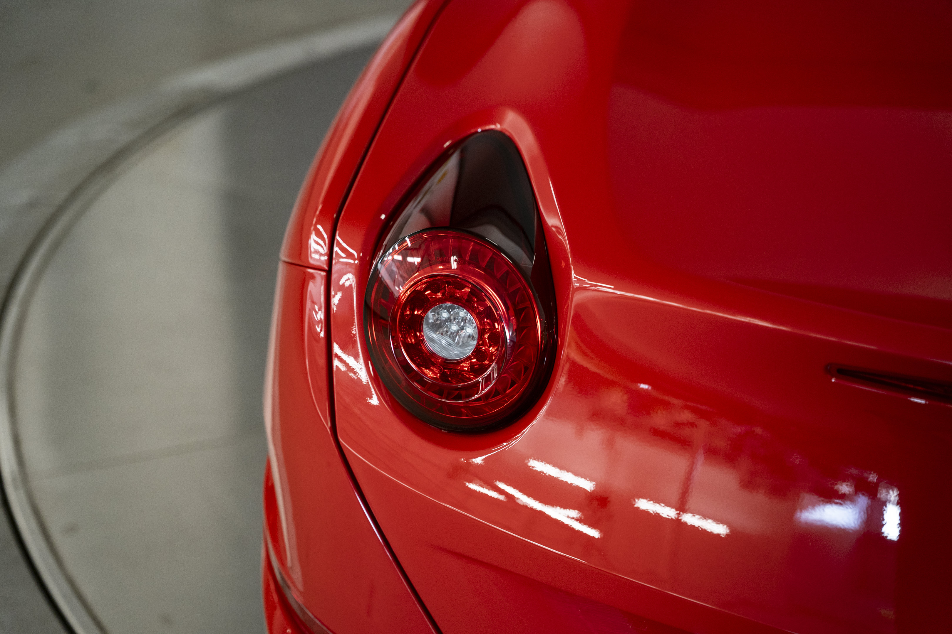 Used 2016 Ferrari California T RWD image 24