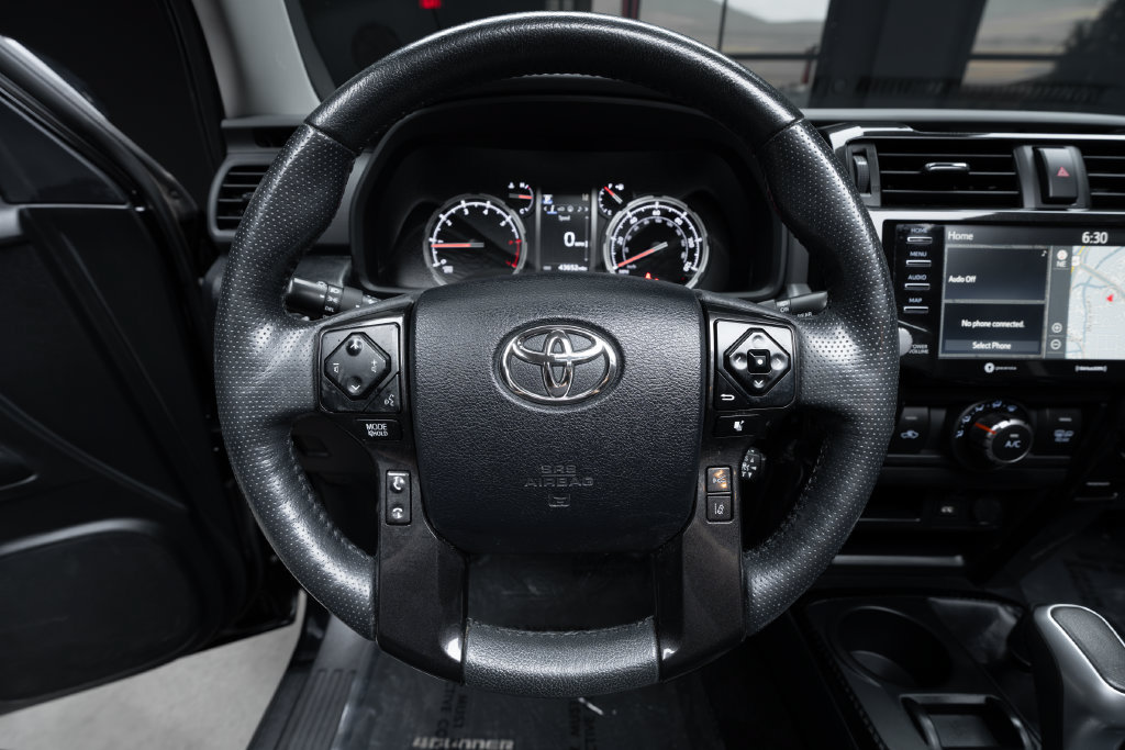 Used 2023 Toyota 4Runner TRD Off-Road Premium w/ Moonroof Package AWD/4WD image 25