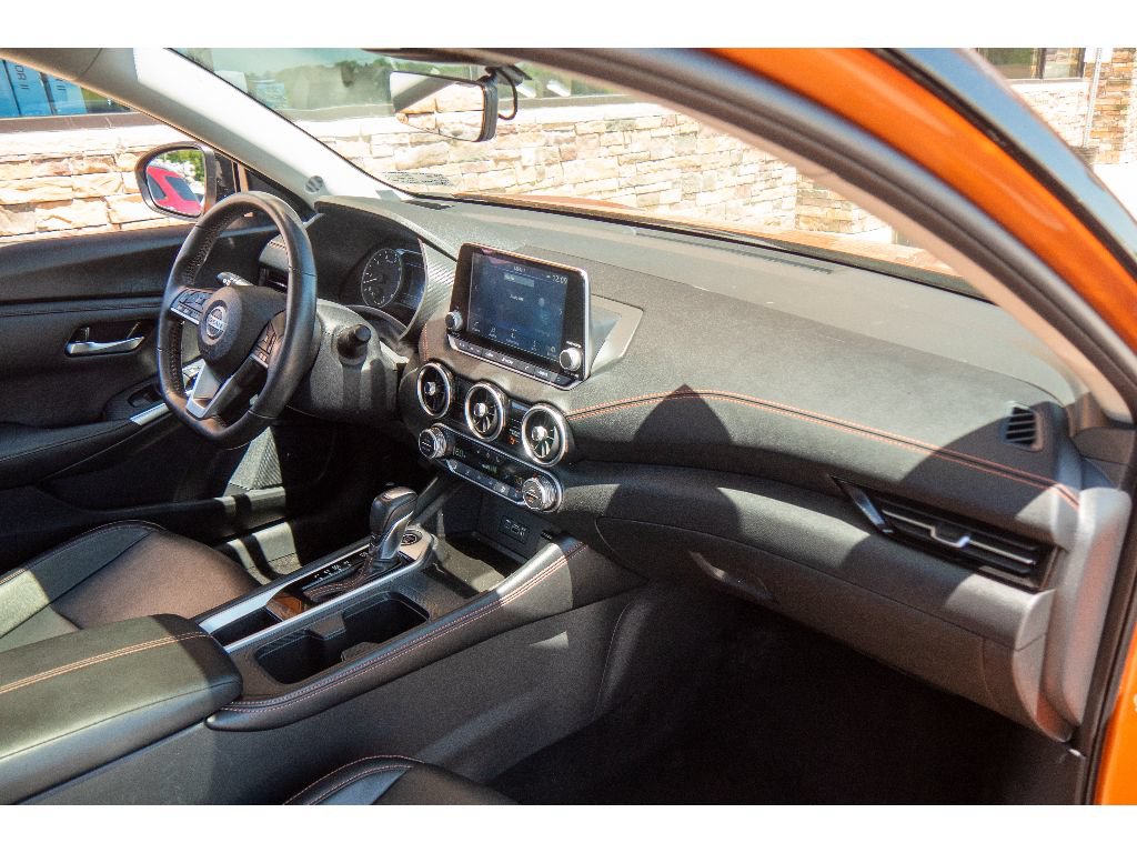 Used 2023 Nissan Sentra SR w/ SR Premium Package FWD image 15