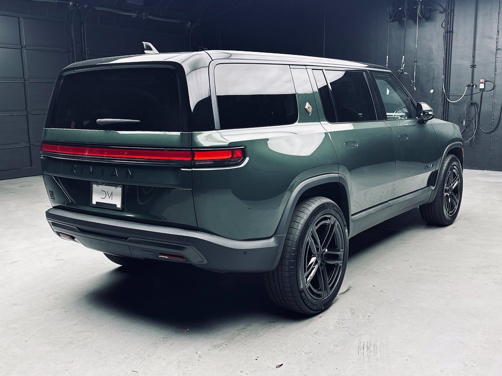 Used 2026 Rivian R1S Premium Quad AWD/4WD image 8