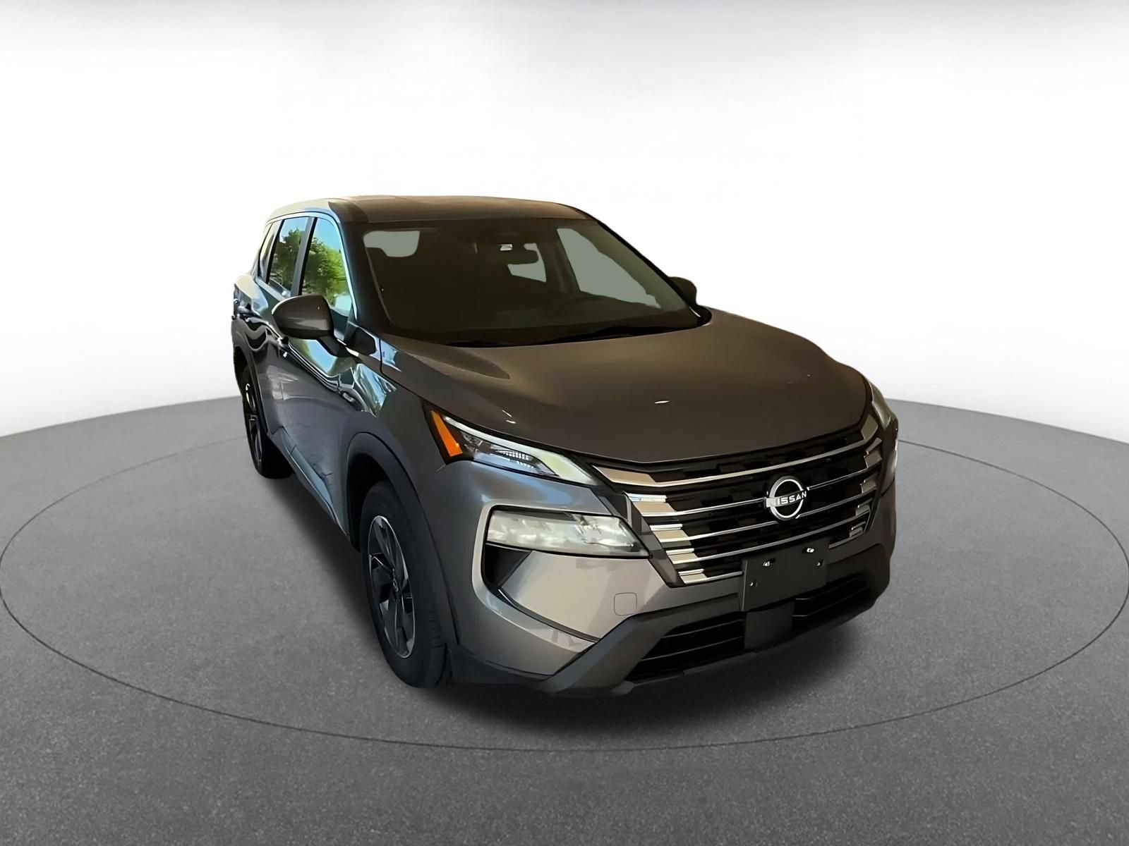 Used 2025 Nissan Rogue SV AWD/4WD image 3
