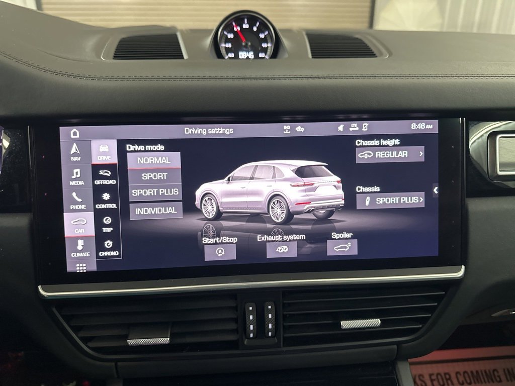 Used 2021 Porsche Cayenne Turbo image 19