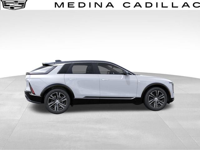 New 2027 Cadillac Lyriq Luxury w/ LPO, Floor Liner Package AWD/4WD image 5