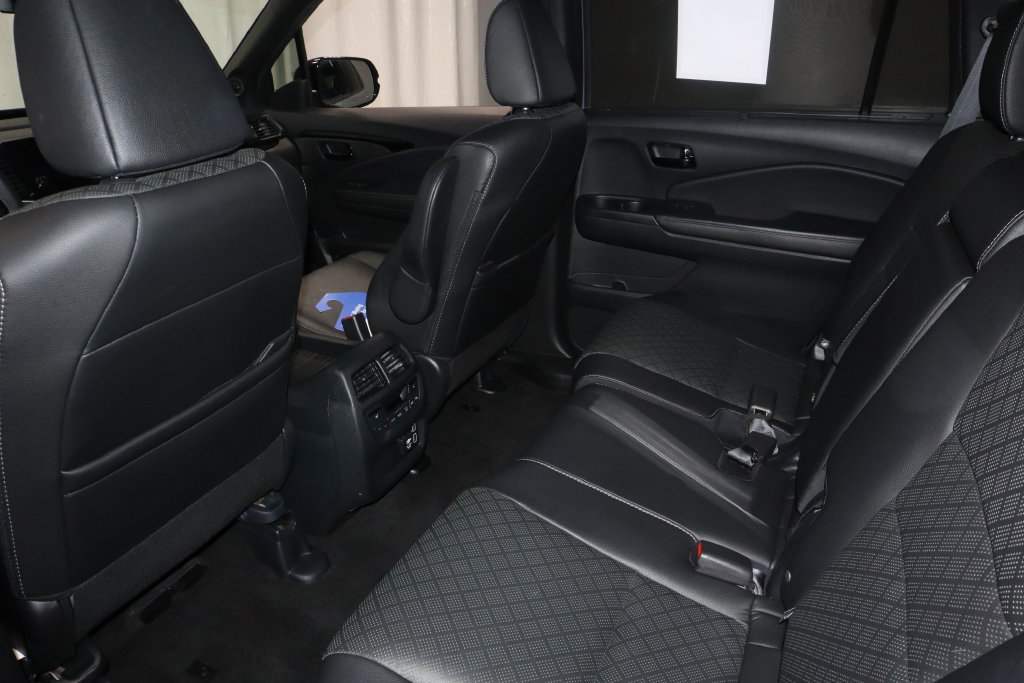Used 2023 Honda Passport Elite image 15