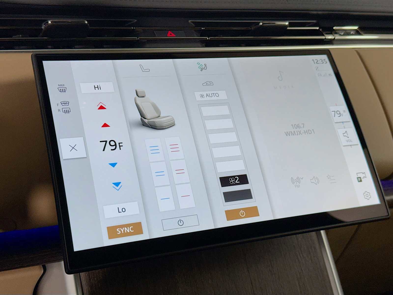 Certified 2025 Land Rover Range Rover Long Wheelbase SE image 25