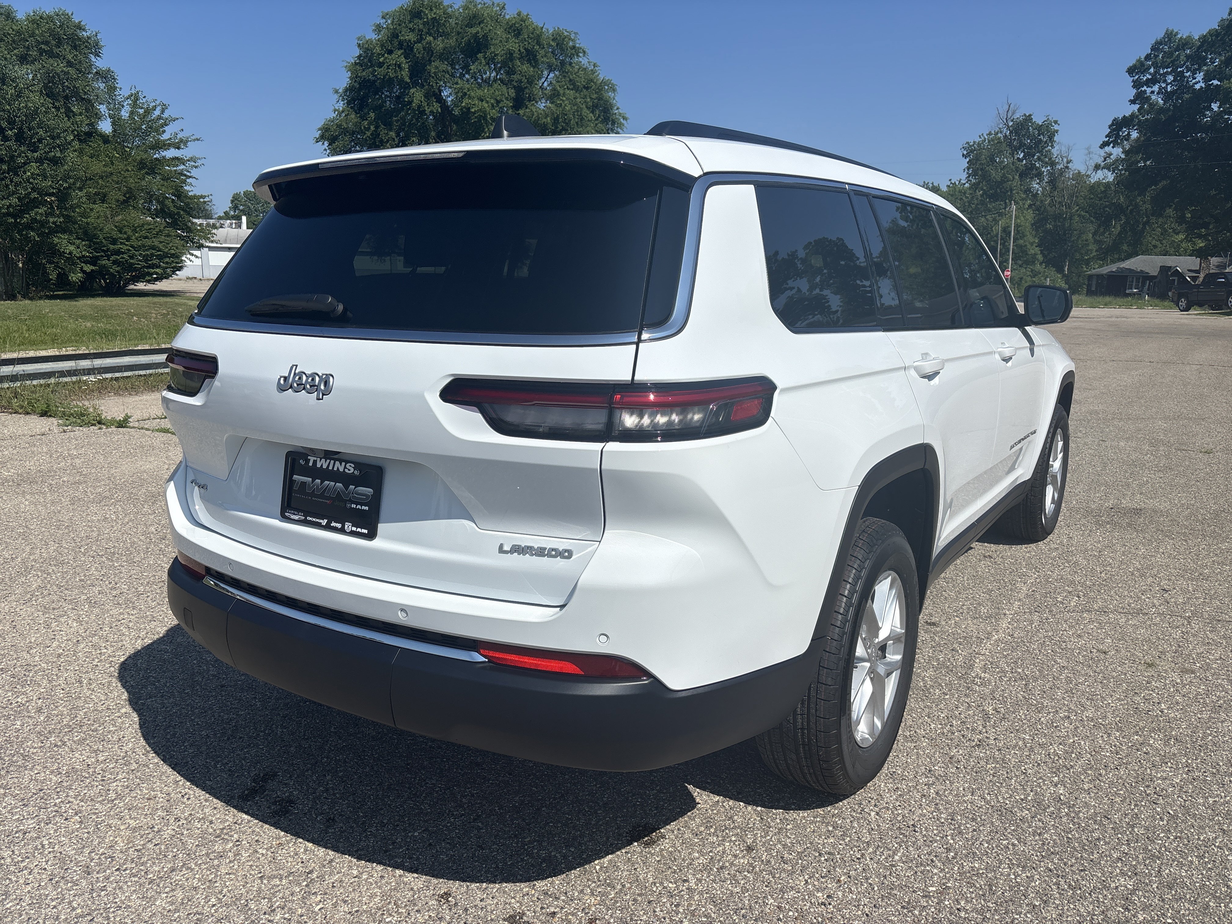 New 2026 Jeep Grand Cherokee L 4WD image 3