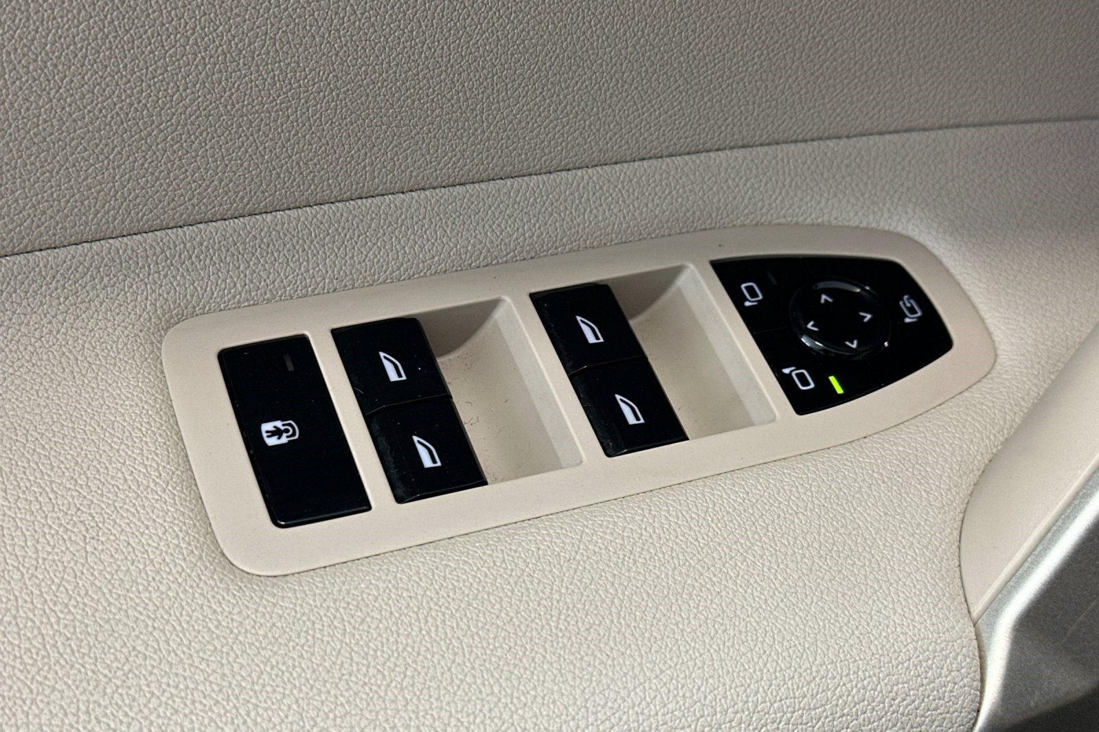 Certified 2024 BMW iX xDrive50 AWD/4WD image 13