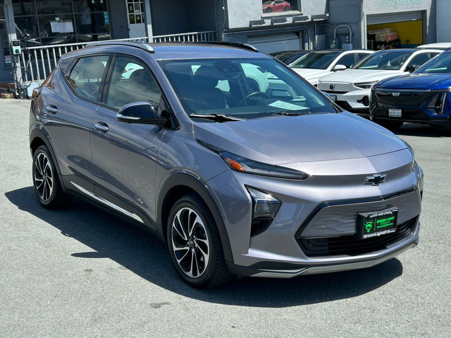 Used 2023 Chevrolet Bolt EUV Premier FWD image 3